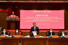Đồng chí Vương Đình Huệ, Ủy viên Bộ Chính trị, Bí thư Thành ủy phát biểu ý kiến.