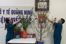 Không khí Tết trong khu cách ly.