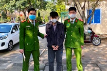 Công an bắt giữ, áp giải Sùng A Tông.