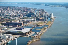 UNESCO từng cảnh báo sân vận động bóng đá mới của Everton được dự kiến xây trên bến tàu lịch sử Bramley-Moore là không thể chấp nhận được. TP thương cảng lịch sử Liverpool có thể loại ra khỏi danh sách “Di sản Thế giới” (Ảnh:thetimes.co.uk)