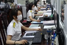 Ngành thuế tỉnh Thái Bình triển khai hóa đơn điện tử trên quy mô toàn tỉnh từ ngày 1/4 vừa qua. (Ảnh Mai Tú)