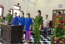 Các bị cáo tại phiên tòa xét xử sơ thẩm.