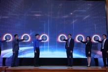 Các đại biểu thực hiện nghi thức phát động Cuộc thi Finnovation 2022.