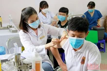 Thành phố Móng Cái triển khai tiêm Vacine phòng Covid-19 cho trẻ em từ đủ 12 tuổi đến dưới 18 tuổi trên địa bàn.
