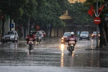 Khu vực Hà Nội từ đêm 30/4, có mưa rào và dông, trời chuyển lạnh. (Ảnh minh họa)