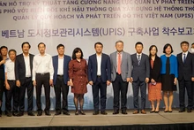 Các đại biểu chụp ảnh lưu niệm tại Hội nghị.