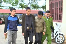 Các em học sinh trong nhóm trộm cắp được dẫn giải về Công an TP Buôn Ma Thuột.