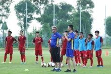 ĐT U19 Việt Nam của HLV Philippe Troussier sẽ không có một giải đấu chính thức nào để cọ xát trong năm tới. (Ảnh: VFF)