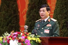 Thượng tướng Phan Văn Giang, Tổng Tham mưu trưởng Quân đội nhân dân Việt Nam, Thứ trưởng Quốc phòng trình bày tham luận. (Ảnh: DUY LINH)