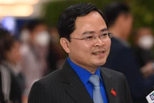 Đồng chí Nguyễn Anh Tuấn, Bí thư thứ nhất T.Ư Đoàn trả lời phỏng vấn báo chí.