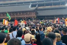 Chùa Tam Chúc (Hà Nam) quá tải trong những ngày cuối tuần qua. Ảnh: Internet.