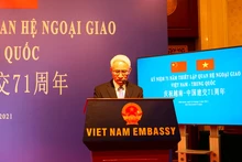 Đại sứ Phạm Sao Mai phát biểu tại buổi lễ.
