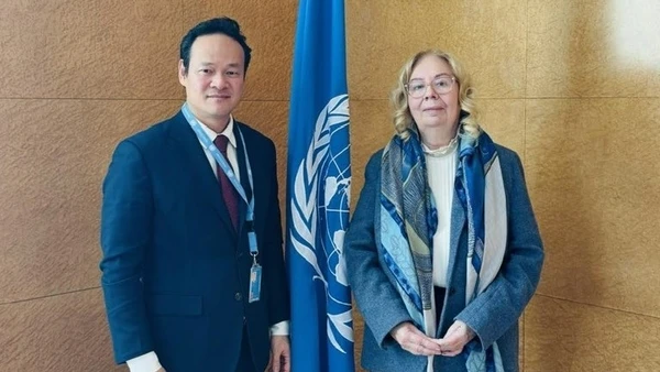 Đại sứ Mai Phan Dũng, Trưởng Phái đoàn thường trực Việt Nam tại Geneva, Thụy Sĩ và bà Tatiana Valovaya, Tổng Giám đốc Văn phòng Liên hợp quốc tại Geneve. (Ảnh do Đại sứ Mai Phan Dũng cung cấp)