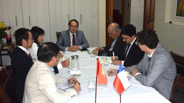 Quang cảnh cuộc gặp gỡ báo chí. (Ảnh do Đại sứ quán Việt Nam tại Chile cung cấp)