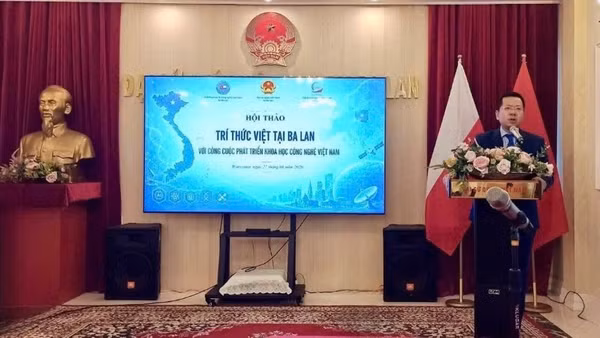 Đại sứ Hà Hoàng Hải phát biểu khai mạc Hội thảo. (Ảnh do Đại sứ quán Việt Nam tại Ba Lan cung cấp)