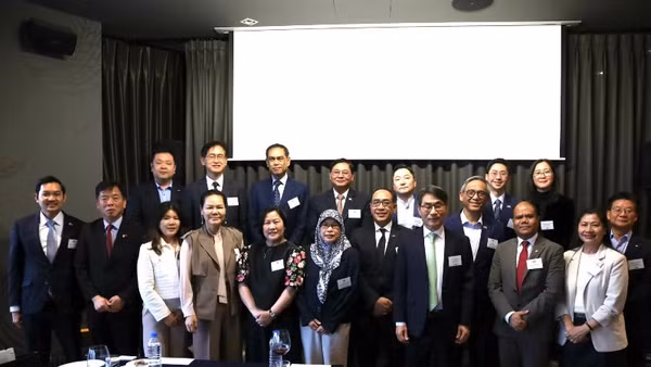 Đại sứ các nước ASEAN chụp ảnh kỷ niệm tại buổi gặp mặt. (Ảnh do Đại sứ quán Việt Nam tại Hàn Quốc cung cấp)