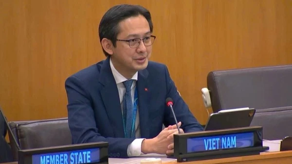 Đại sứ Đỗ Hùng Việt phát biểu tại phiên đối thoại. (Ảnh do Phái đoàn Thường trực Việt Nam tại Liên hợp quốc cung cấp)