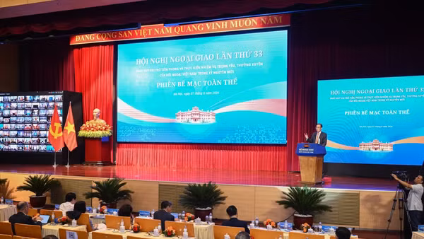 Quang cảnh phiên bế mạc Hội nghị Ngoại giao lần thứ 33. (Ảnh: TRẦN HẢI)