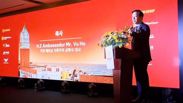 Đại sứ Việt Nam tại Hàn Quốc Vũ Hồ phát biểu tại Lễ khai trương đường bay thẳng Phú Quốc-Seoul tối 25/3.