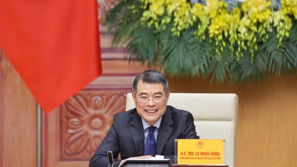 Thủ tướng phát biểu tại Hội nghị Thượng đỉnh trực tuyến AZEC mở rộng. (Ảnh: NHẬT BẮC)