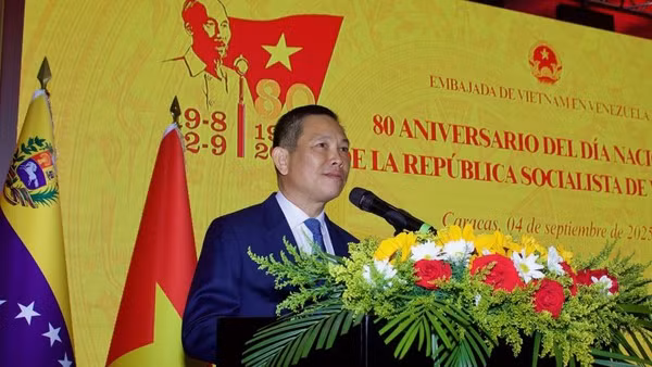 Đại sứ Vũ Trung Mỹ phát biểu tại sự kiện. (Ảnh: Đại sứ quán Việt Nam tại Venezuela)