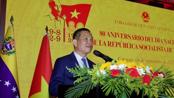 Đại sứ Vũ Trung Mỹ phát biểu tại sự kiện. (Ảnh: Đại sứ quán Việt Nam tại Venezuela)