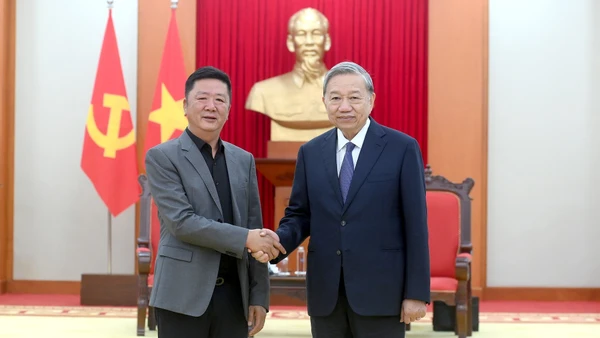 Tổng Bí thư Tô Lâm tiếp ông Vương Lai Thắng, Phó Chủ tịch Tập đoàn Luxshare-ICT. (Ảnh: Đăng Khoa)