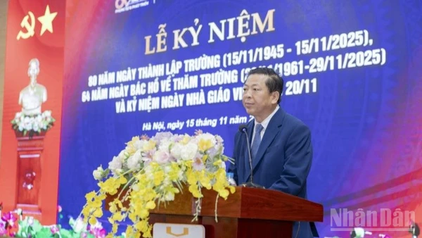 Tiến sĩ Trần Hồng Minh, Ủy viên Trung ương Đảng, Bộ trưởng Xây dựng, phát biểu tại lễ kỷ niệm.
