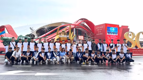 Chương trình tham quan, trải nghiệm Triển lãm 80 năm hành trình Độc lập-Tự do-Hạnh phúc là hoạt động nằm trong khuôn khổ nội dung Tuần sinh hoạt chính trị công dân đầu khóa học cho tân sinh viên khóa 76 Trường đại học Công nghệ Giao thông vận tải (UTT). 