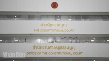 Tòa án Hiến pháp Thái Lan bãi nhiệm bà Paetongtarn Shinawatra. (Ảnh XUÂN SƠN)