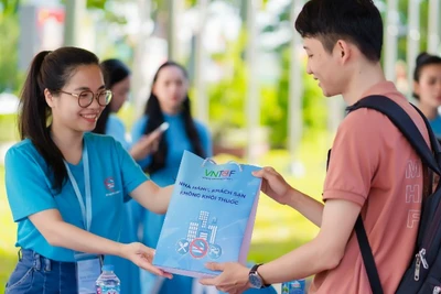 Ngày càng nhiều các tổ chức, cá nhân tích cực hưởng ứng phong trào xây dựng môi trường không khói thuốc.