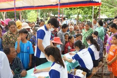 Chương trình thu hút sự tham gia của đông đảo người dân trên địa bàn tỉnh Takeo. (Ảnh: HUY VŨ)