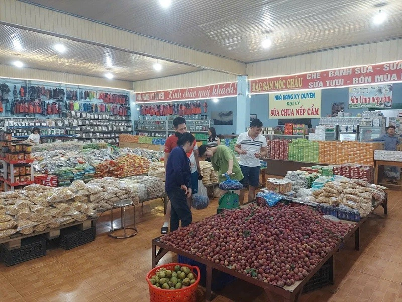 Có thể truy đến tài sản cá nhân của những người tham gia hộ kinh doanh để bảo đảm thi hành quyết định xử phạt. (Ảnh: THÙY LINH)