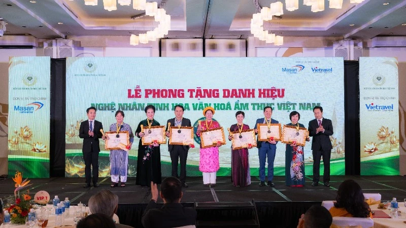 Chính thức phong tặng 6 nghệ nhân tinh hoa văn hóa ẩm thực Việt Nam.