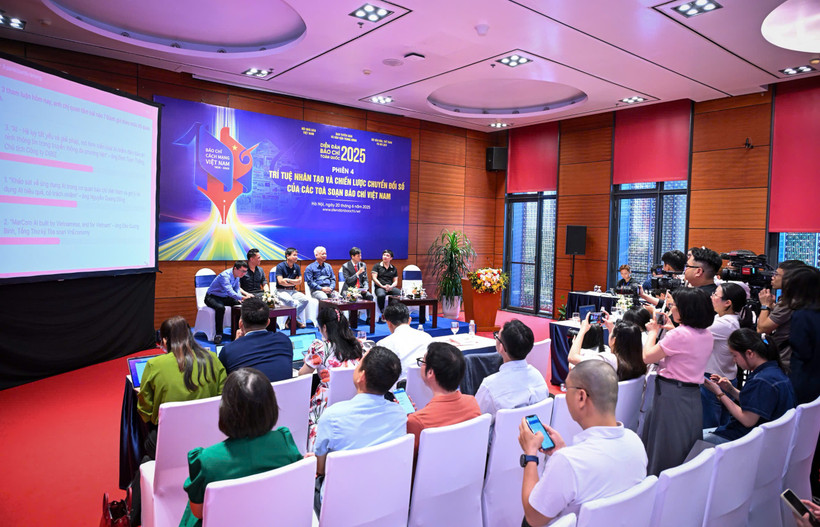 Quang cảnh phiên thảo luận với chủ đề "Trí tuệ nhân tạo và chiến lược chuyển đổi số của các tòa soạn báo chí Việt Nam".