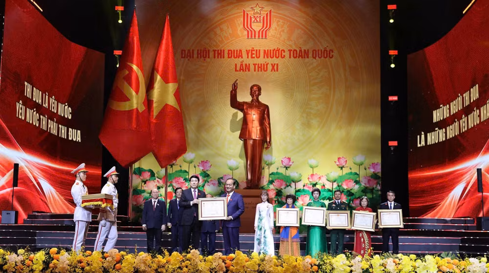 27-12-anh-2-tap-doan-phu-cuong.png