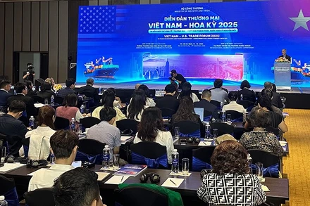 Một góc quang cảnh diễn đàn.