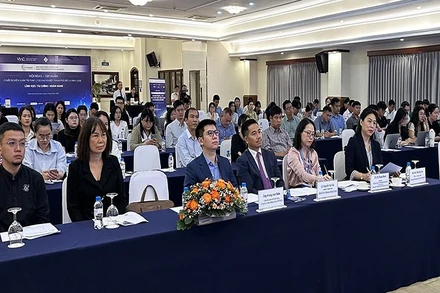 Quang cảnh hội nghị.