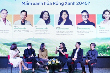 Các chuyên gia, nhà giáo dục và đại diện phụ huynh tham gia phiên thảo luận tại diễn đàn.