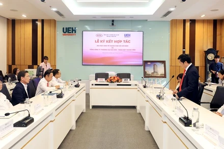 SATRA và UEH cùng đổi mới sáng tạo vì cộng đồng. (Ảnh: SATRA cung cấp)