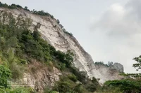 Mỏ đá núi Bà Đội.