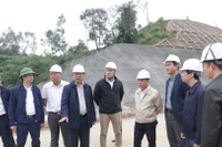 Đồng chí Trần Hồng Minh, Ủy viên Trung ương Đảng, Bộ trưởng Xây dựng kiểm tra tại dự án cao tốc Hữu Nghị-Chi Lăng (Lạng Sơn).
