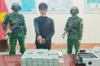 Đối tượng Nguyễn Văn Châu và tang vật.