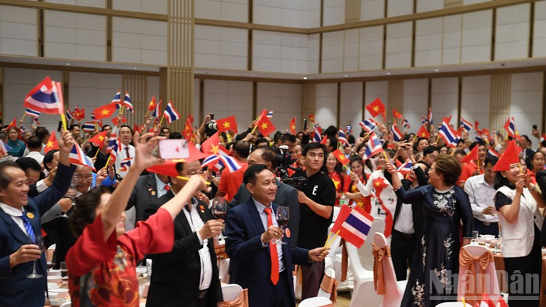Đông đảo đại biểu hân hoan đón mừng 80 năm Quốc khánh Việt Nam. ndo_br_anh-4.jpg