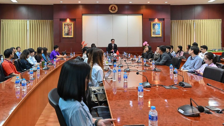 Đông đảo giáo viên, sinh viên Trường Quản trị địa phương, Đại học Khon Kaen tham dự sự kiện. (Ảnh: CTV) anh-1.jpg