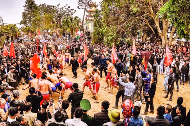 Lễ hội vật cầu đền Hét diễn ra tại xã Thái Ninh (tỉnh Hưng Yên) dịp đầu xuân.