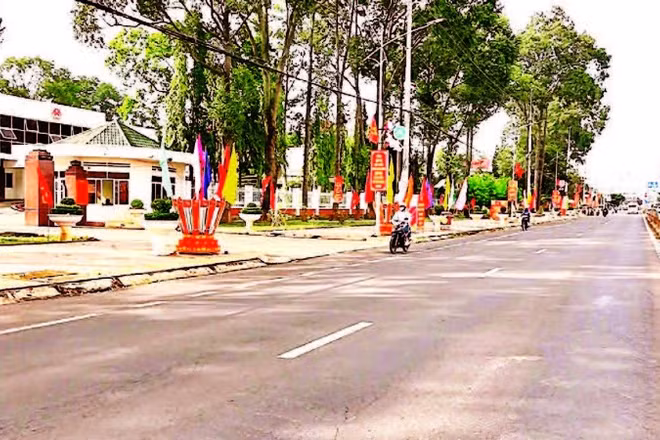 Hệ thống giao thông trên địa bàn Cư Jút luôn được giữ gìn khang trang, sạch đẹp.