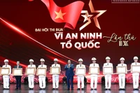 Thủ tướng Phạm Minh Chính trao tặng Danh hiệu Anh hùng Lực lượng vũ trang nhân dân và Huân chương Quân công hạng Nhất cho tập thể, cá nhân có thành tích xuất sắc.