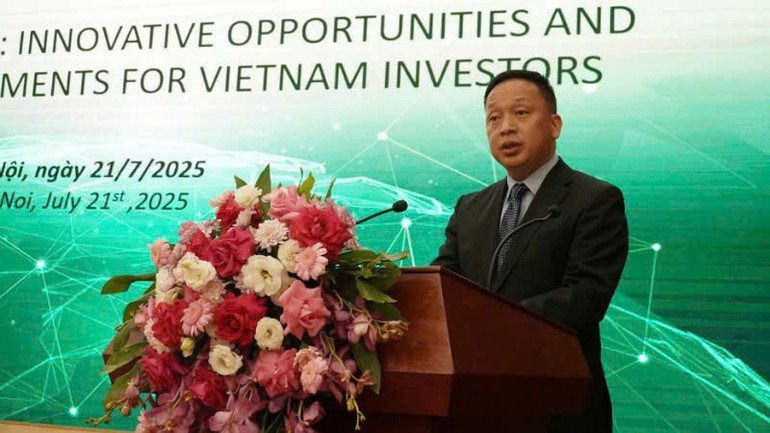 Ông Vũ Chí Dũng, Trưởng Ban Pháp chế-Đối ngoại phát biểu tại hội thảo. a3.jpg