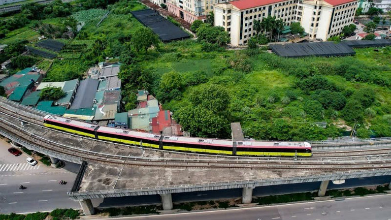 Sẽ tăng cường phương án chạy tàu trên các tuyến. (Ảnh: Duy Linh) ds.jpg